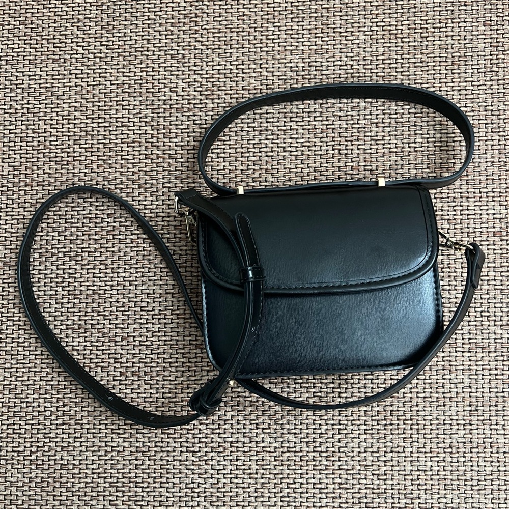 Zara Double Strap Crossbody Bag in black.